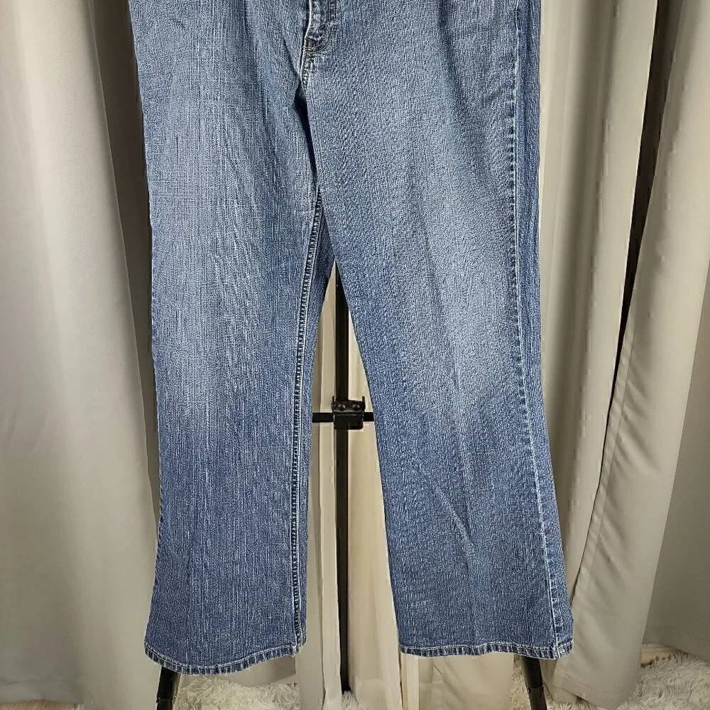 Levi's Women's Vintage Misses Bootcut Five Pocket Jeans (Size 16M) - Picture 2 of 7